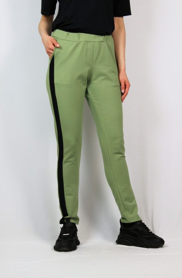 Спортен панталон с черни кантове зелен - Image 5