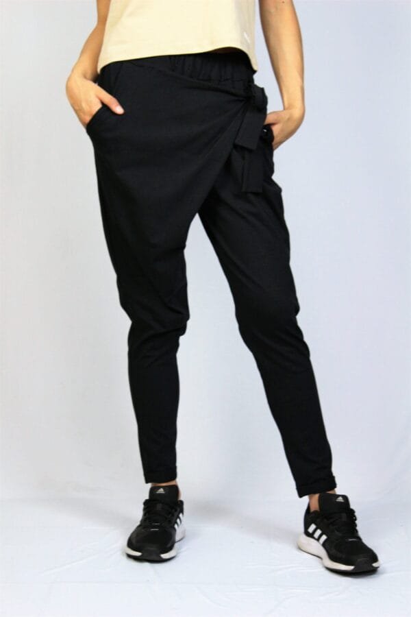 Панталон с прехвърляне черен - Image 5