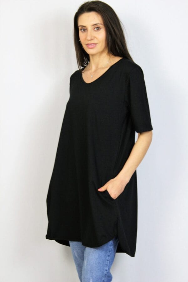 Памучна туника с джобове черна - Image 8
