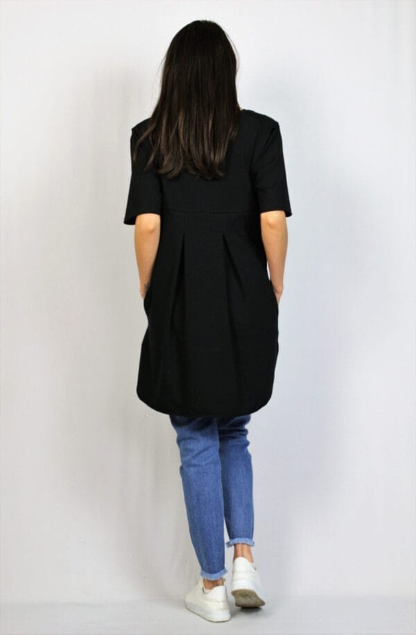 Памучна туника с джобове черна - Image 5