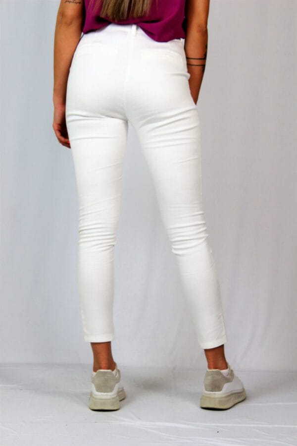 Панталон с италиански джоб бял - Image 3