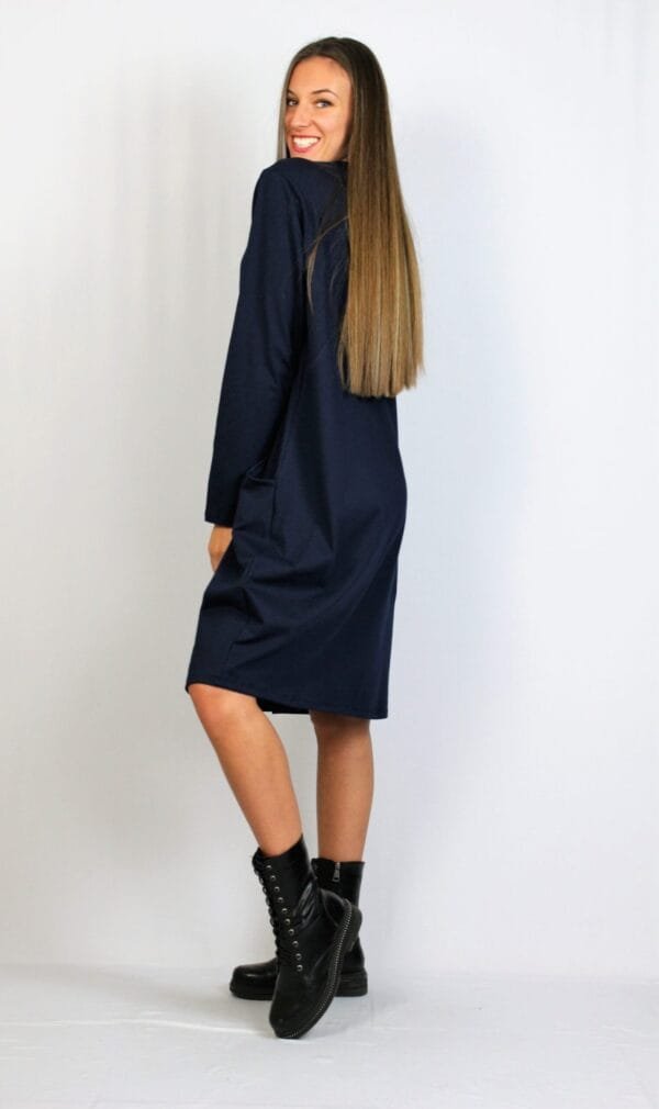 Памучна рокля с чупки тъмносиня - Image 5