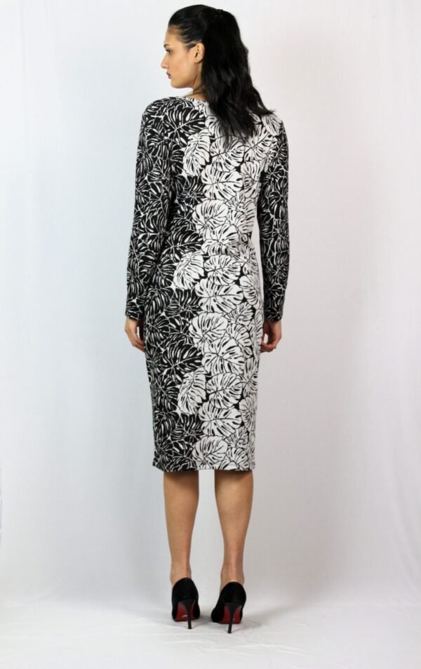 Права рокля с бордюр листа - Image 5